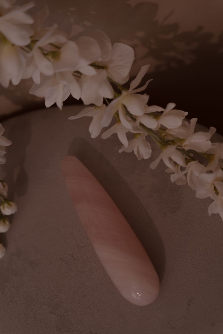 Rose Quartz Crystal Wand (Traditional)
